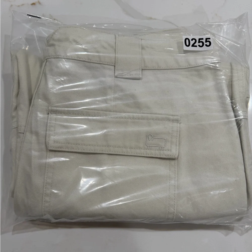 Woolrich × Target Women's Mid-Rise Barrel Leg Cargo Denim Pants Cream Sizes 2-12 - Picture 14 of 15